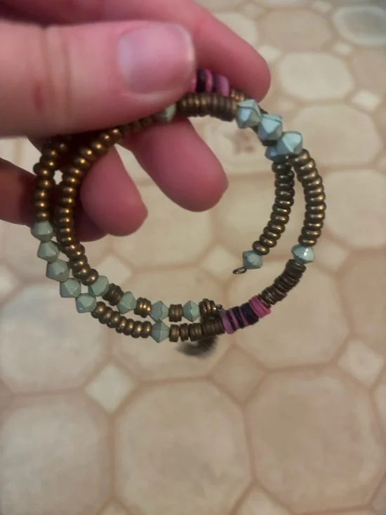 Set of 4 Bracelets - Women's Jewelry - Picture 5 of 8